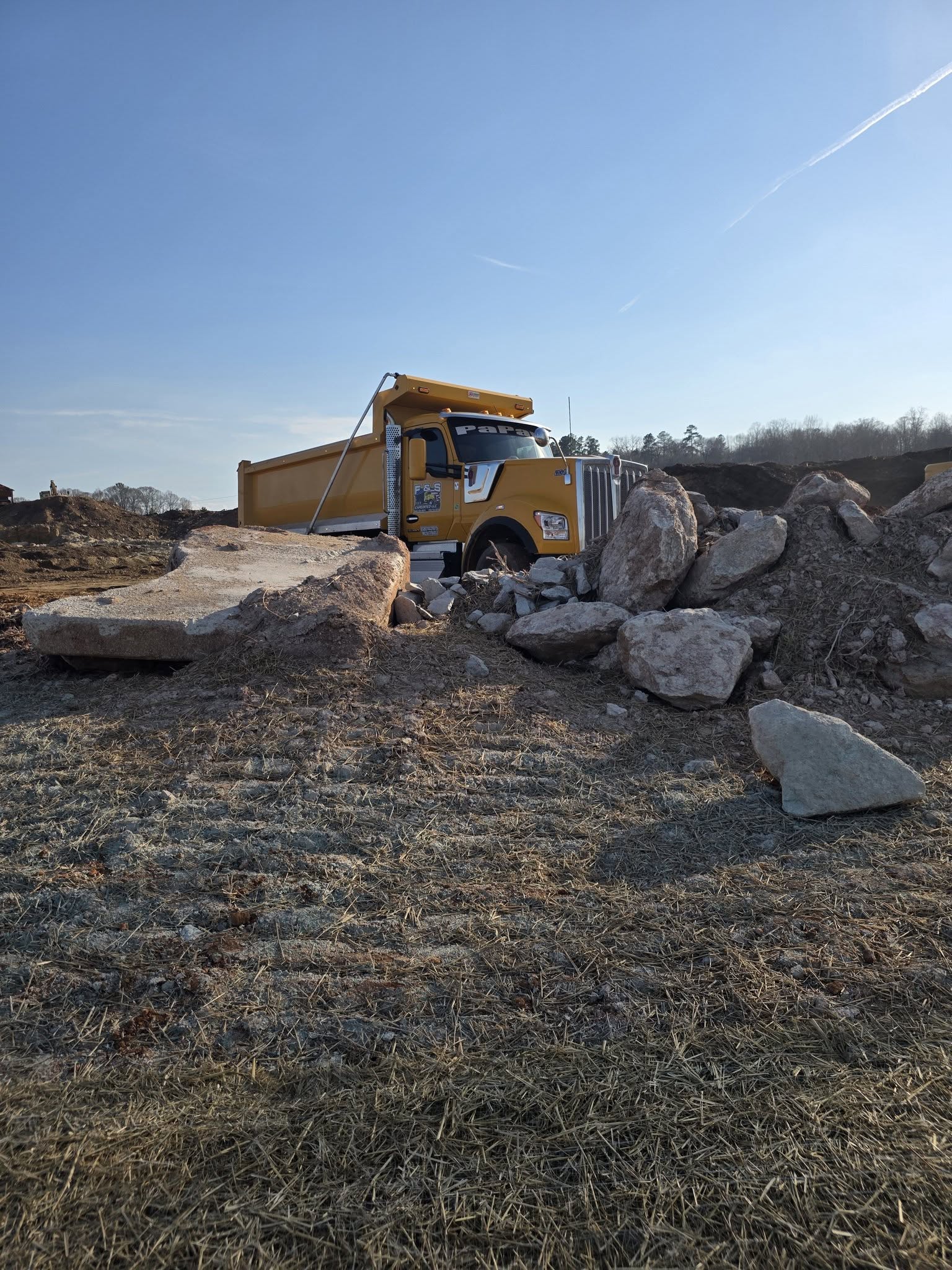 F&S Expedited LLC - gravel delivery near rock material